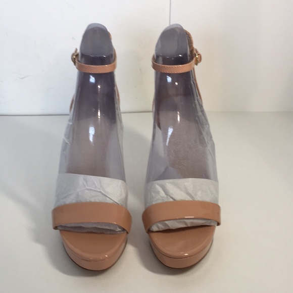 VINCE CAMUTO SHOES - Picture 2 of 5